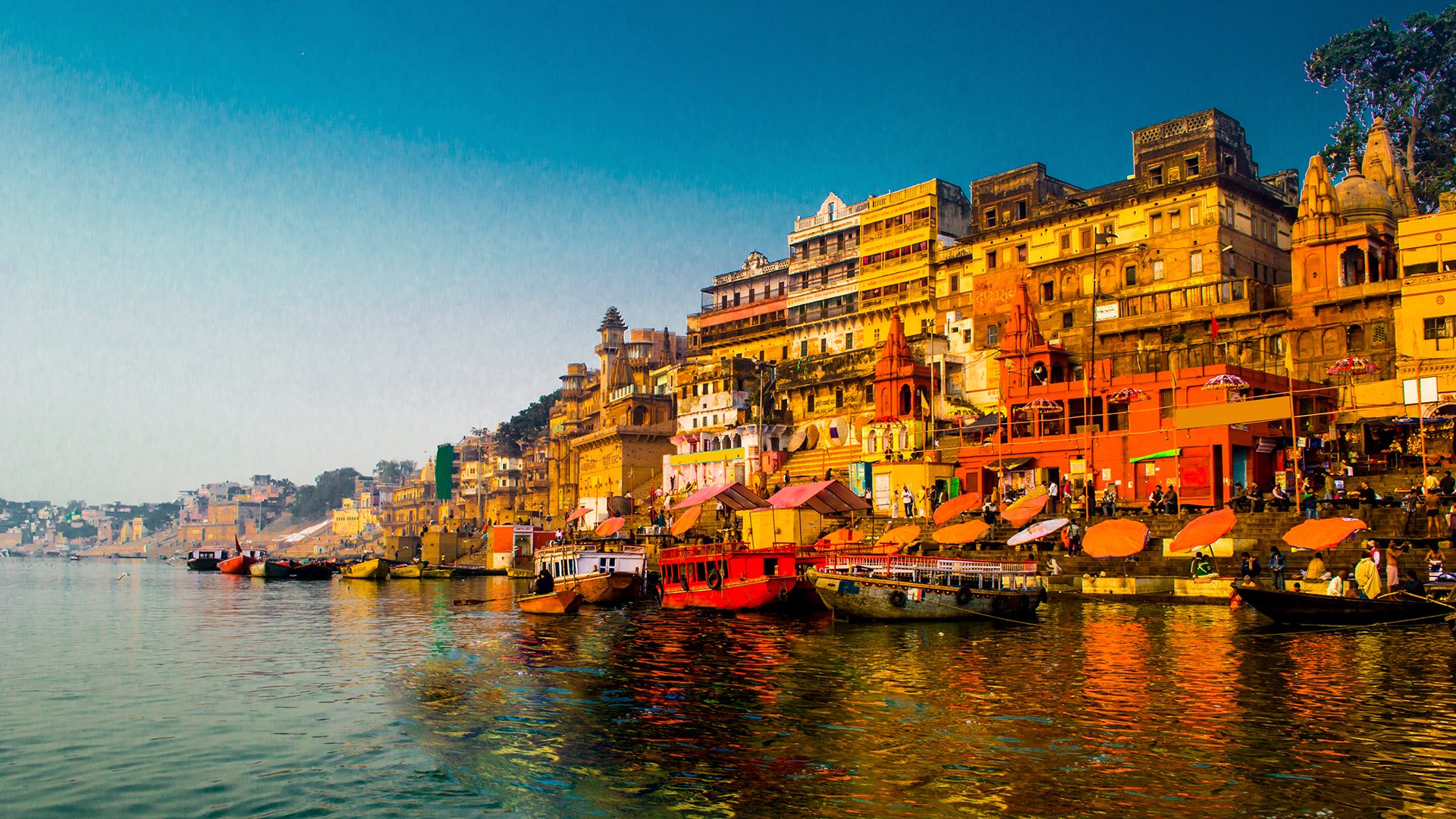 Varanasi Travel Guide – Ghat, Mandir, Ganga Aarti, Culture, Food & Complete Details